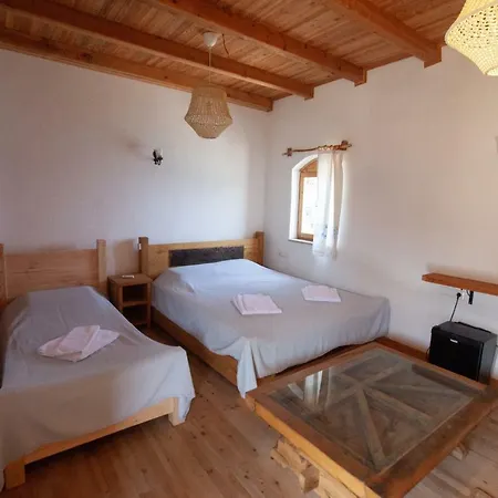 Kargilos & Hotel 3*