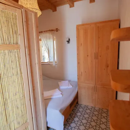 Kargilos & Hotel 3*