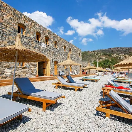 Hotel Kargilos & 3*