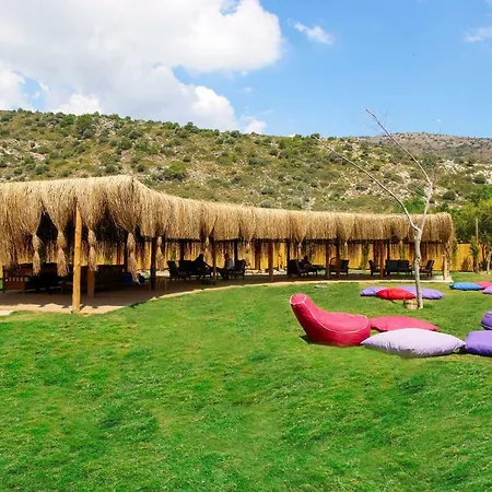 Kargilos & Hotel