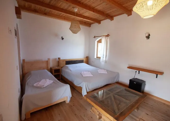 Kargilos & Hotell 3*