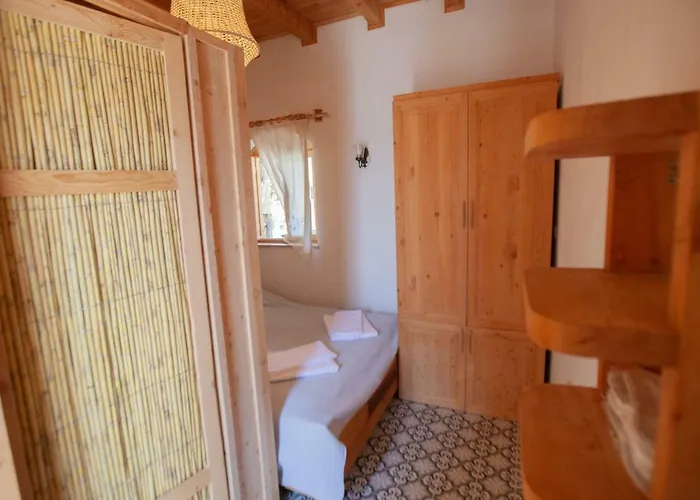 Kargilos & Hotell 3*