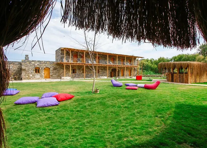 Kargilos & Hotell 3*